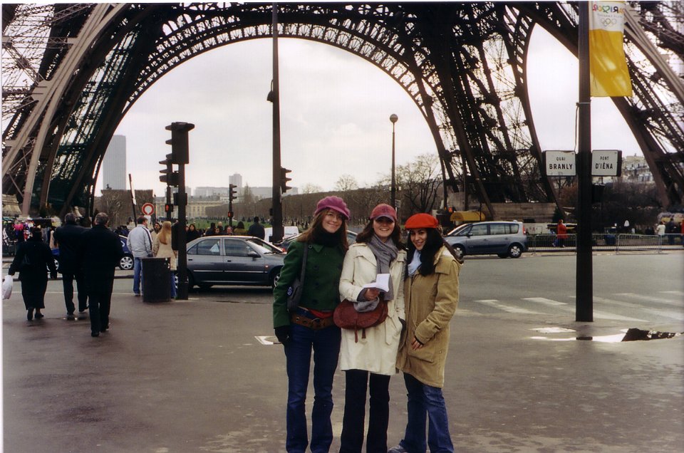 holly-paris-22jan2005