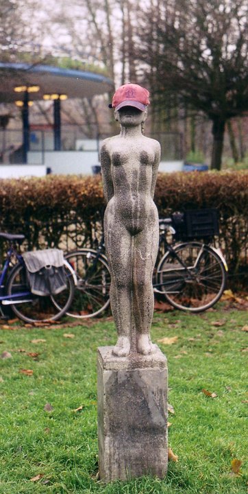 nakedlady-vondelpark-amsterdam-2004